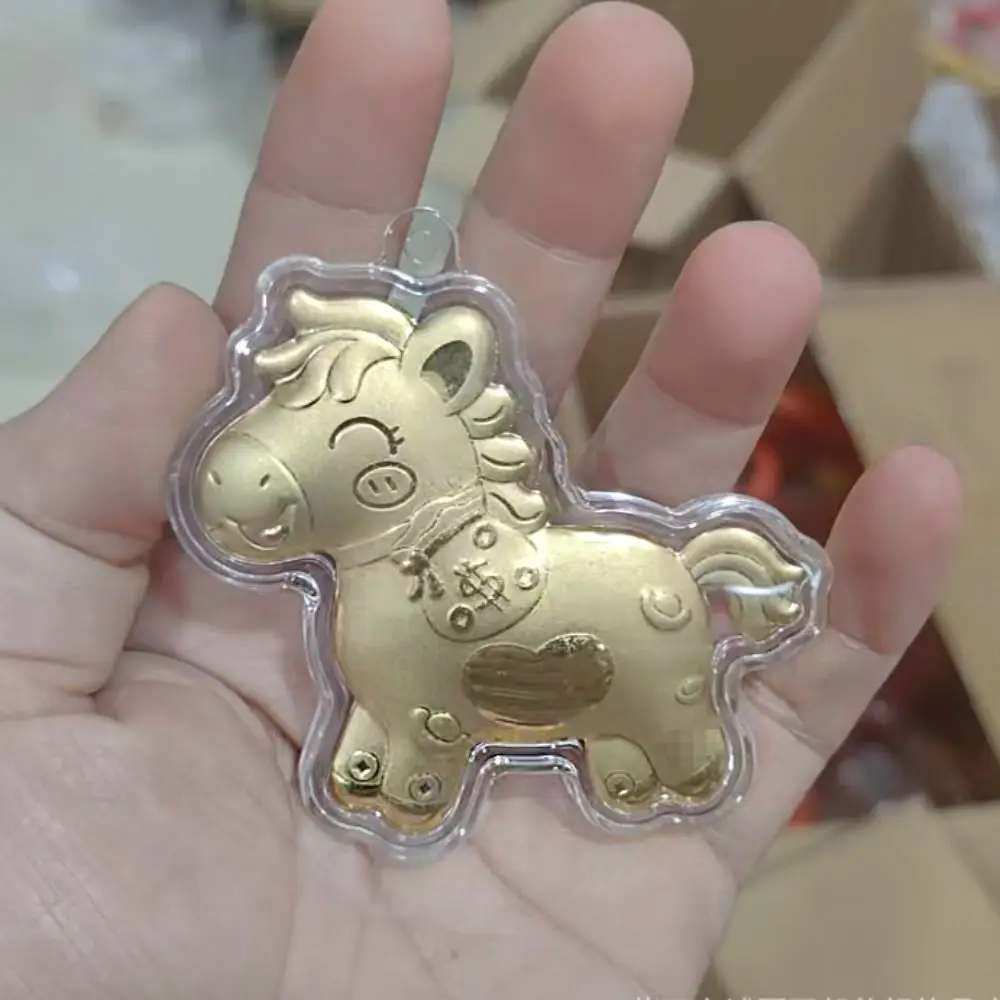 إكسسوارات الحصان الذهبي الإبداعي سنة الحصان التميمة الدمى الذهب المهر المفاتيح الملحقات النمط الصيني Kawaii