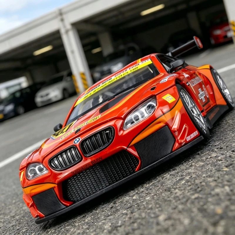 

Модель автомобиля BMW M6 GT3 из сплава, масштаб 1:24, с открывающимися дверями, богатой детализацией, тонкой отделкой и высоким качеством.