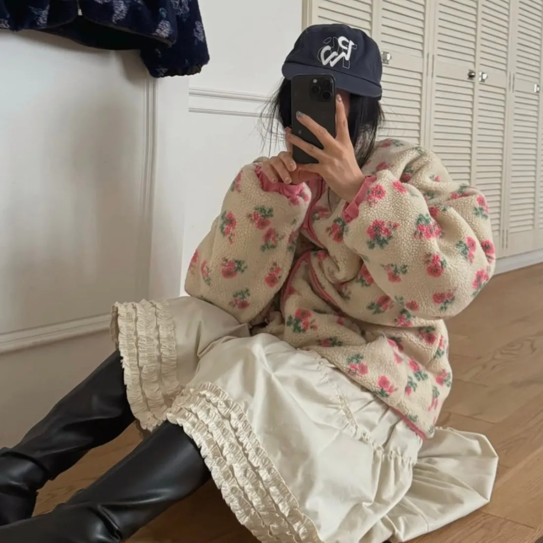 เสื้อแจ็คเก็ตขนแกะสำหรับผู้หญิง ดีไซน์ใหม่สไตล์วินเทจ หวานละมุน ทรงหลวม อุ่นสบาย ซิปยาว สวมใส่สบายๆ สำหรับฤดูหนาว