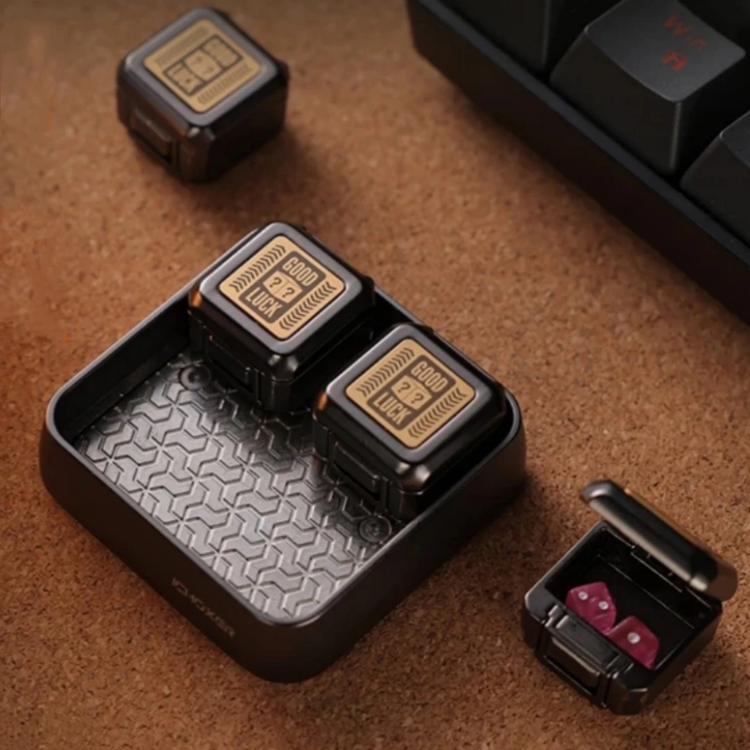 

Blind Box EDC Fidget Magnetic Push Card Slider Party Wine Table Games Portable Choice Difficult Decision Decompression Desk Toy