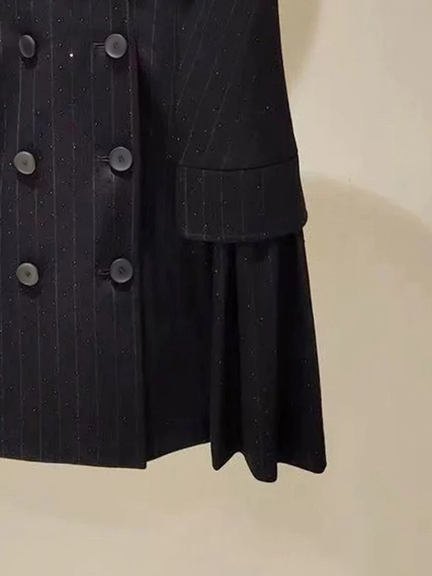 เสื้อกั๊กผู้หญิงทรงเอไลน์ แบรนด์ S Home South Oil รุ่น High End ประดับเลื่อมลายทาง คอวี ดีไซน์เรียบง่าย เหมาะสำหรับฤดูใบไม้ร่วงและฤดูหนาว ทรงเข้ารูปเอวสูง