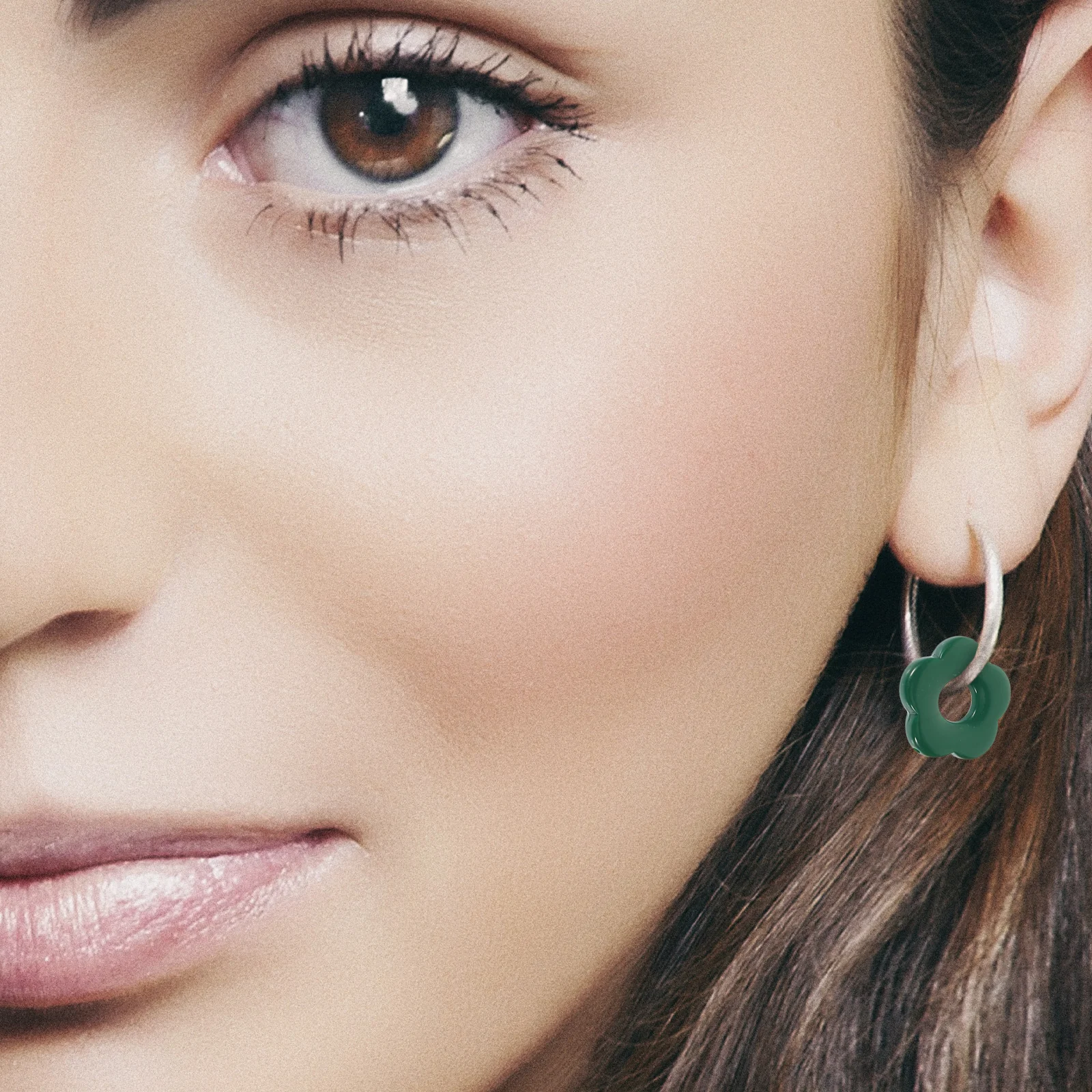 

60pcs Five Petal Flower Resin Cabochons Vintage Decor Jewelry DIY Charm Pendant for Keychains Necklaces Bracelets