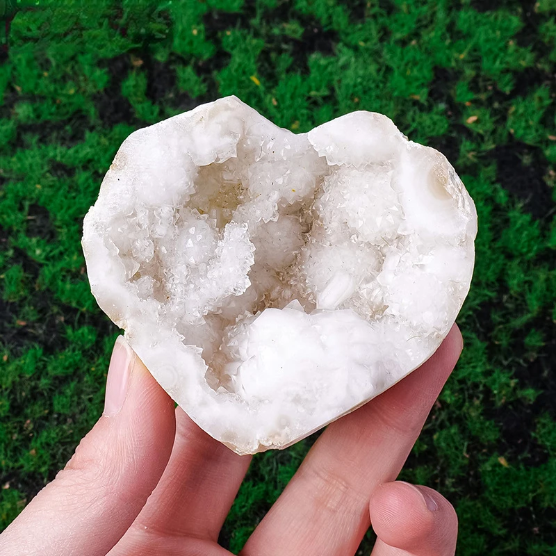 Crystal Agate Love Crystal Raw Stone DIY Home Decor Attracts Wealth Demagnetization Crafts Natural White Agate Love Stone geode