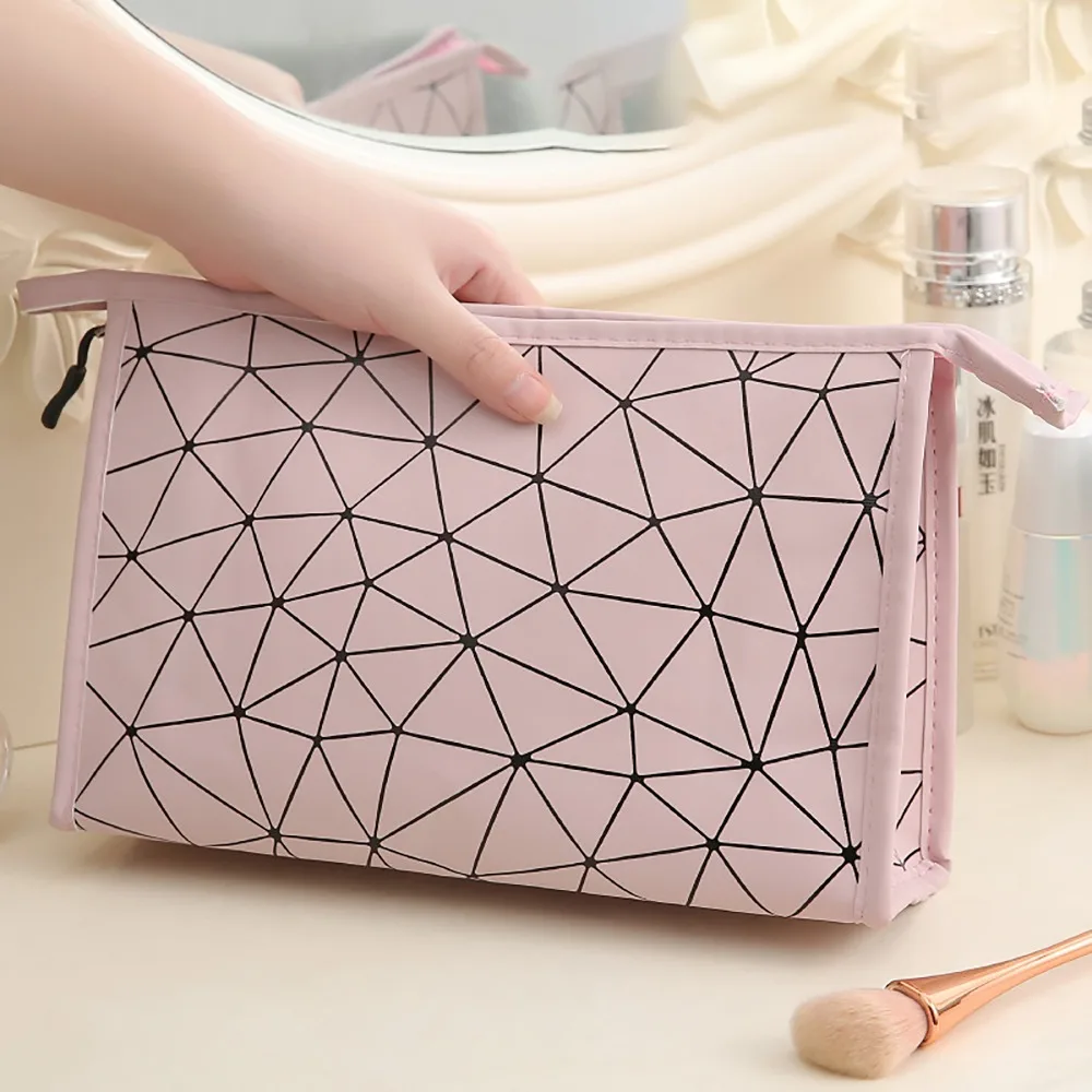 Water-Resistant Makeup Bag Detachable Strap with 2 Small Mesh Pocket Make Brush Organizer Lattice PU Cosmetic Storage Bag