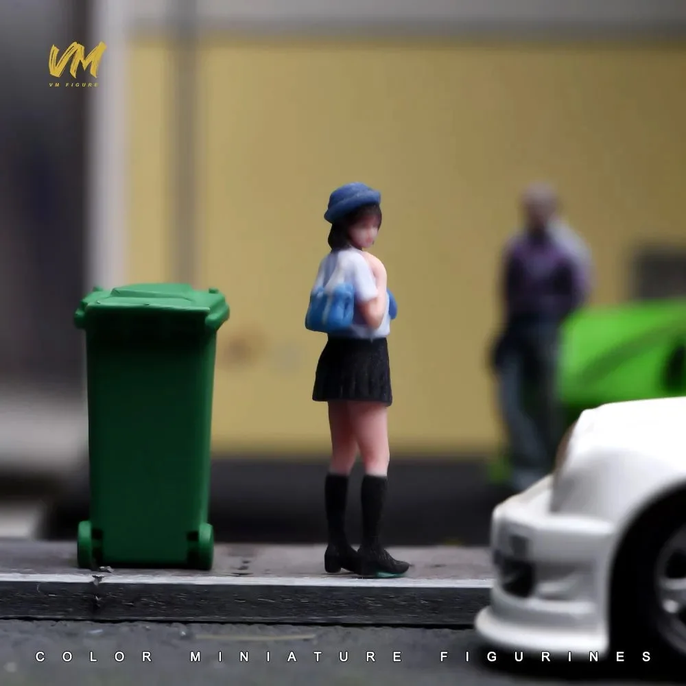 VM 1:64 Cute Backpack Sweet Girl Mini Resin Figure Diorama Match 3D Color Print Figure Desk Ornament Mini Shoot Match