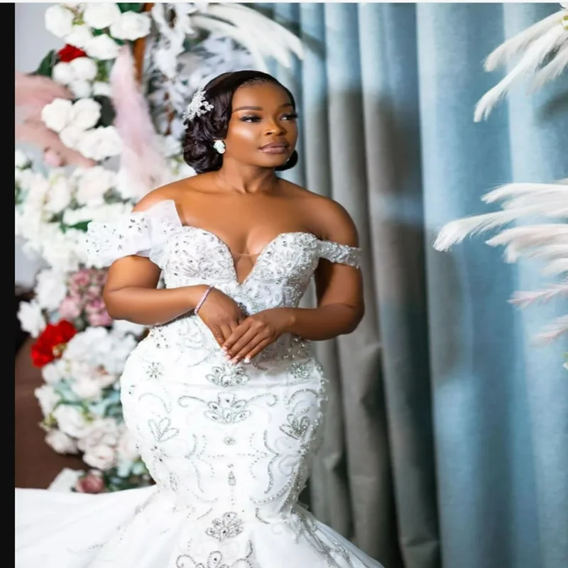 

Индивидуальное свадебное платье-русалка с открытыми плечами, украшенное блестящими кристаллами и бисером, с шлейфом, роскошное свадебное платье