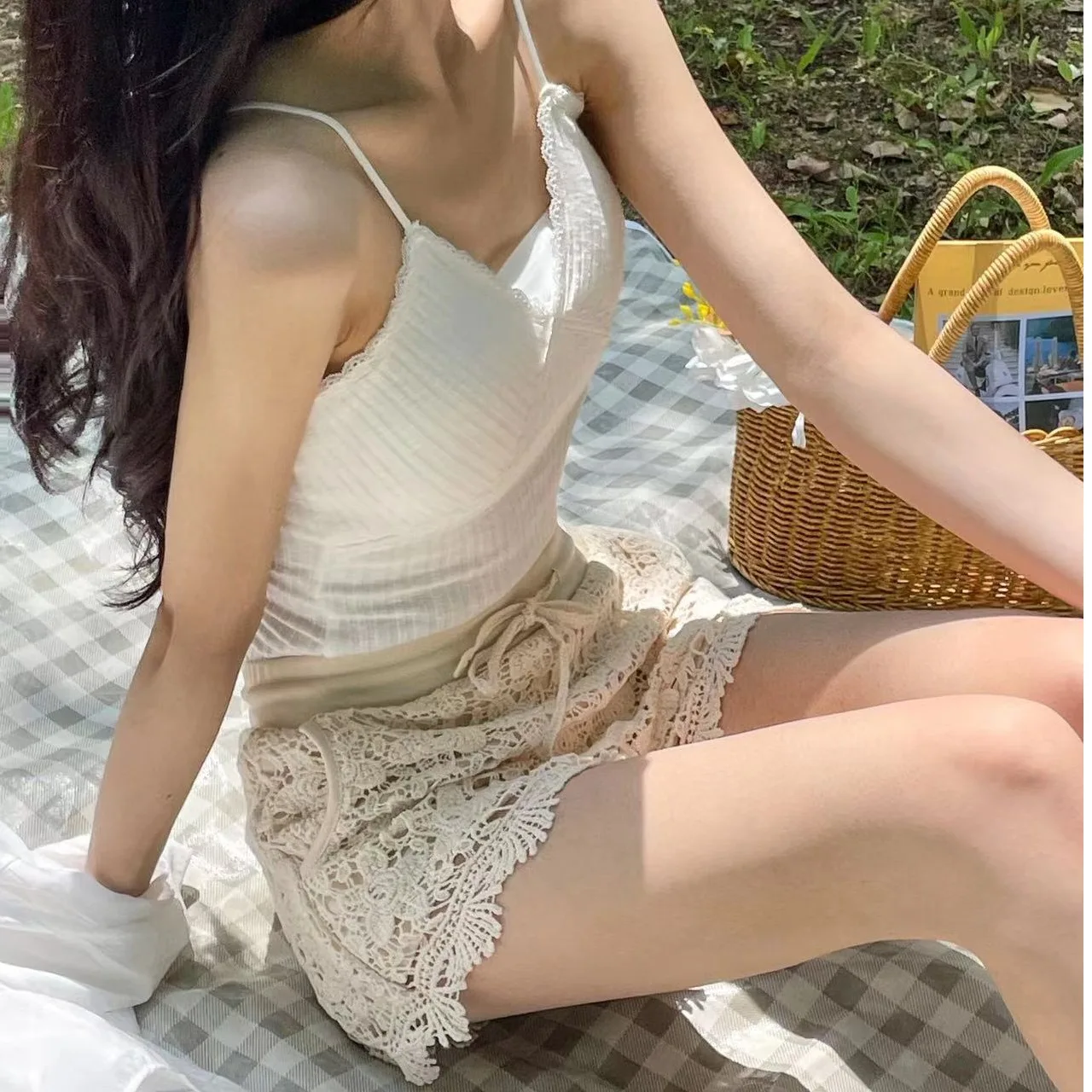 Casual Hohe Taille ort Hosen frauen Sommer Faul Hohl Stickerei Blume Abnehmen Spitze Trim A-Line Dstring Breite Bein Hosen