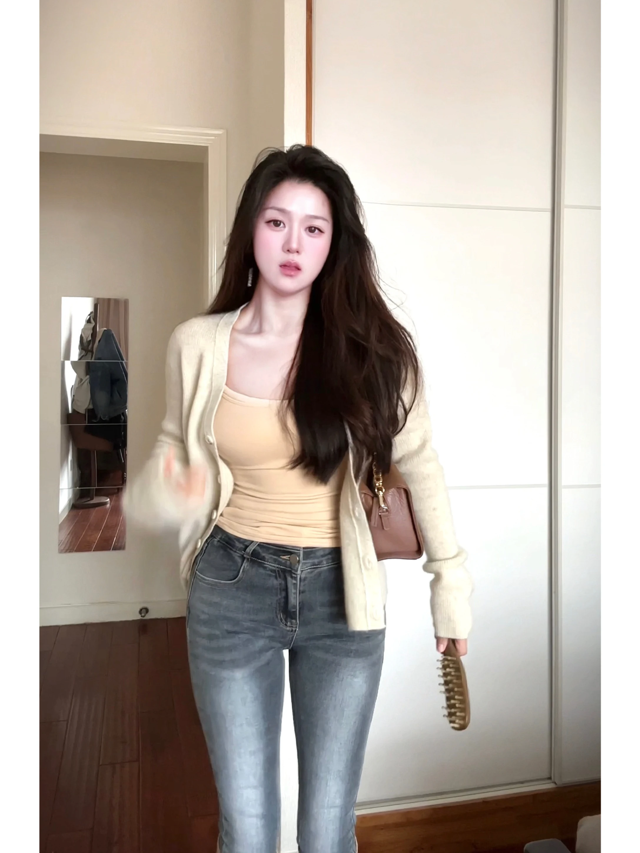 

Элегантный однотонный вязаный кардиган Wananlili для женщин, приталенный, с длинными рукавами, V-образным вырезом, на пуговицах, для создания ореола роскоши