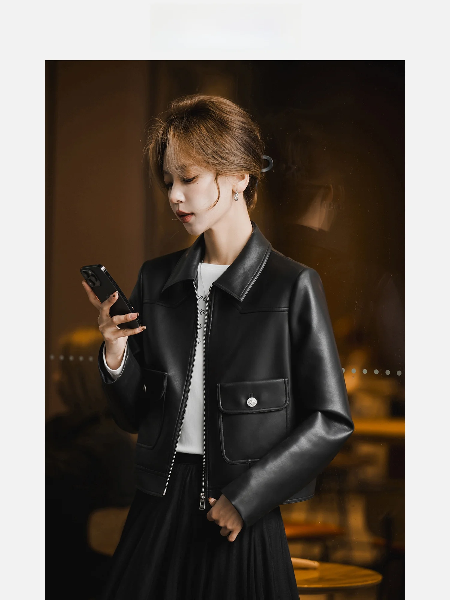 Jaqueta Feminina de Couro PU Sli Cool, Coleção Primavera 2026, Nova Chegada, Preta, com Gola Reversível Emborrachada, Corte Reto