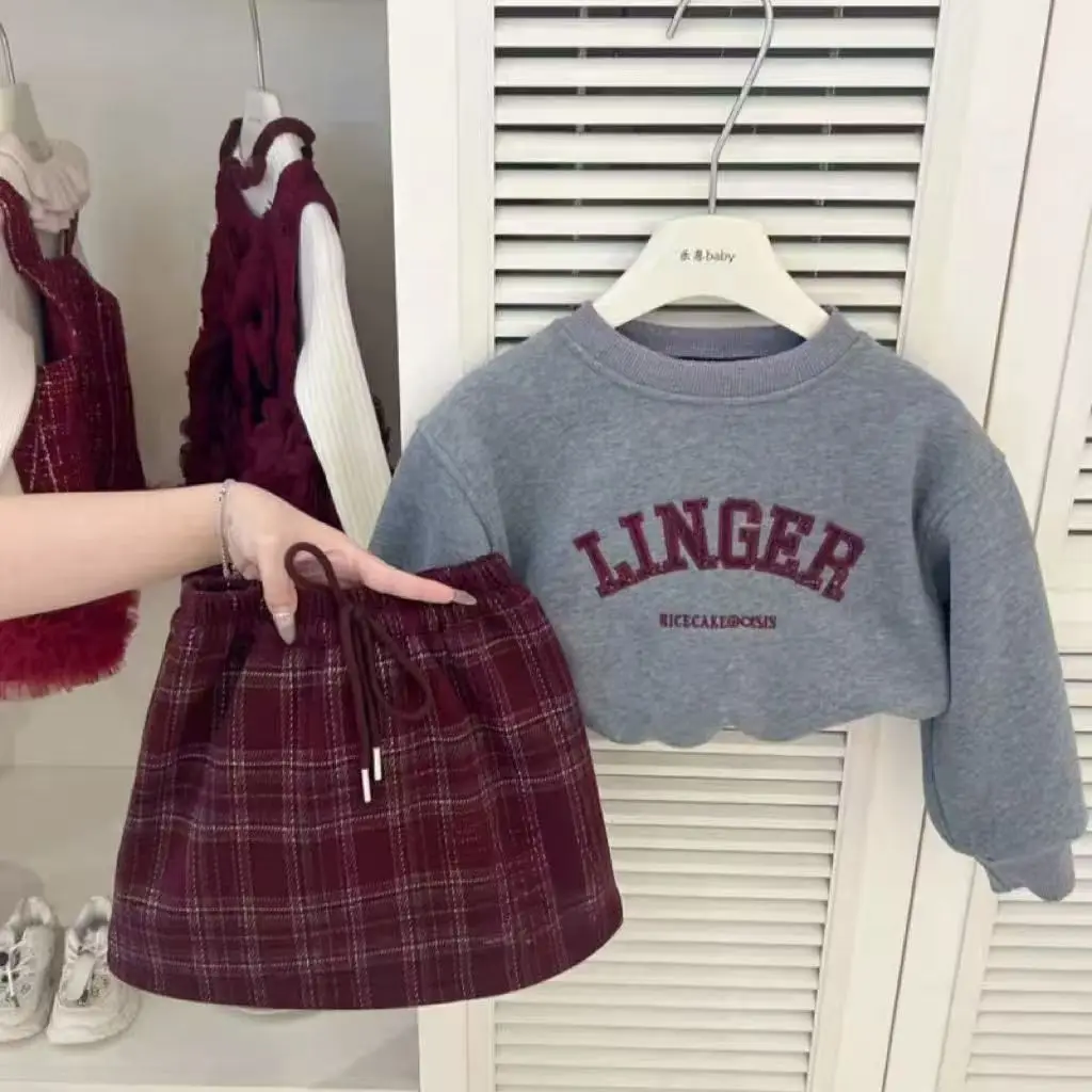 

Girls' Winter Wear Hoodie Checkered Half Skirt Two Piece Set With Western Style And Velvet Ankola Red Set