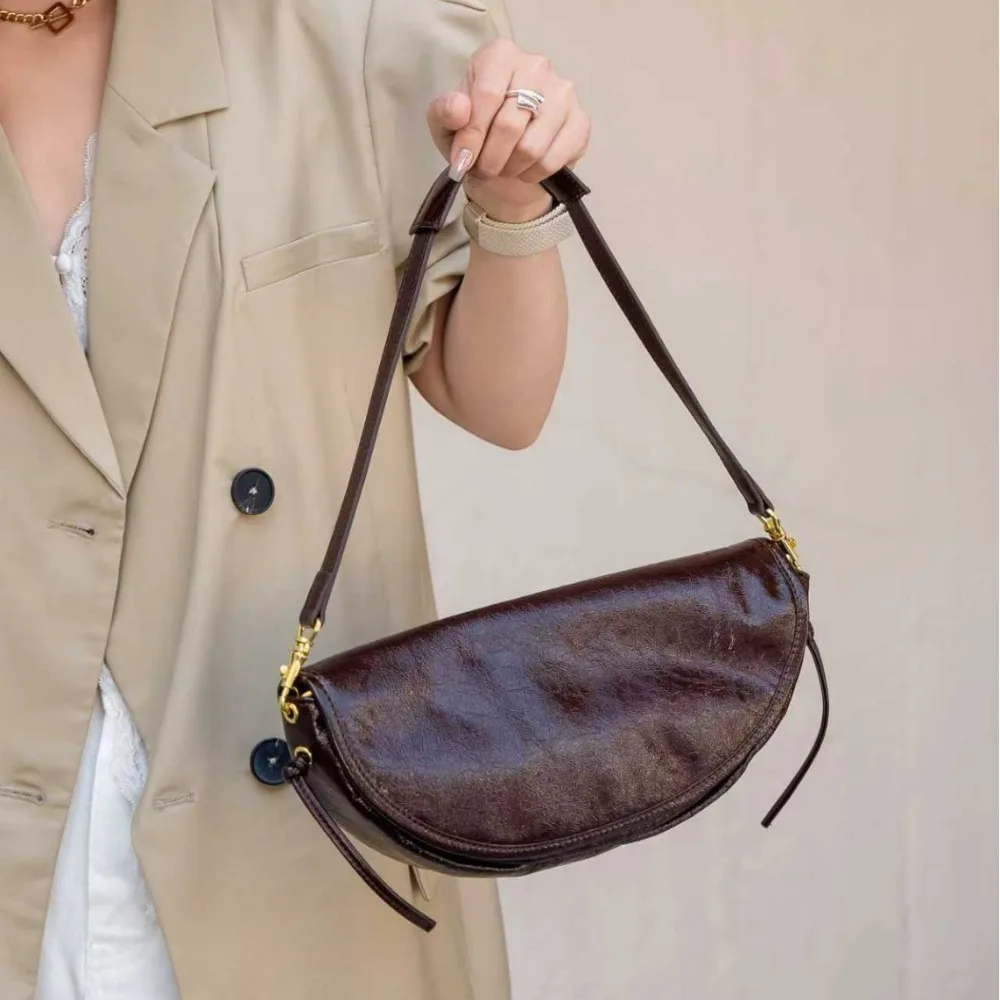 

New Half-moonlarge-capacity Simple and Versatile Underarm Oil Wax Leather Retro Shoulder Bag Women's Textured Loose Fashion