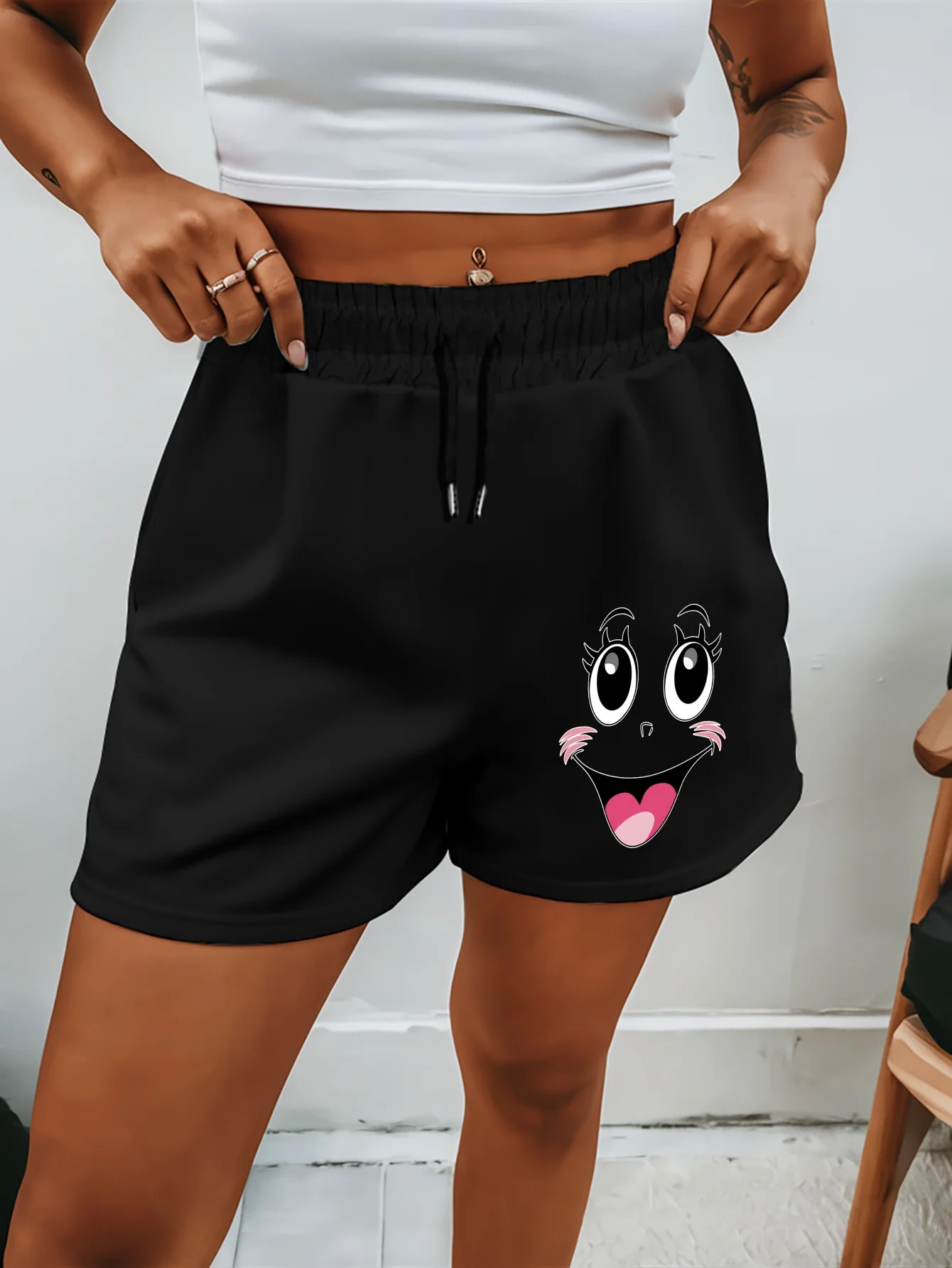 Big Eyed Smiley Face New Women's Shorts for Summer Casual Versatile Trend, Wearing Five Quarter Pants for Summer Beach Pants