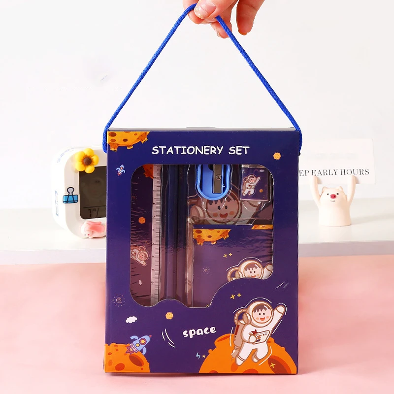 

Набор канцелярских принадлежностей Inventive 6 в 1: 6 мультяшных точилок для карандашей, ластик, тетрадь, линейка, карандаш. Забавные школьные принадлежности для детей.