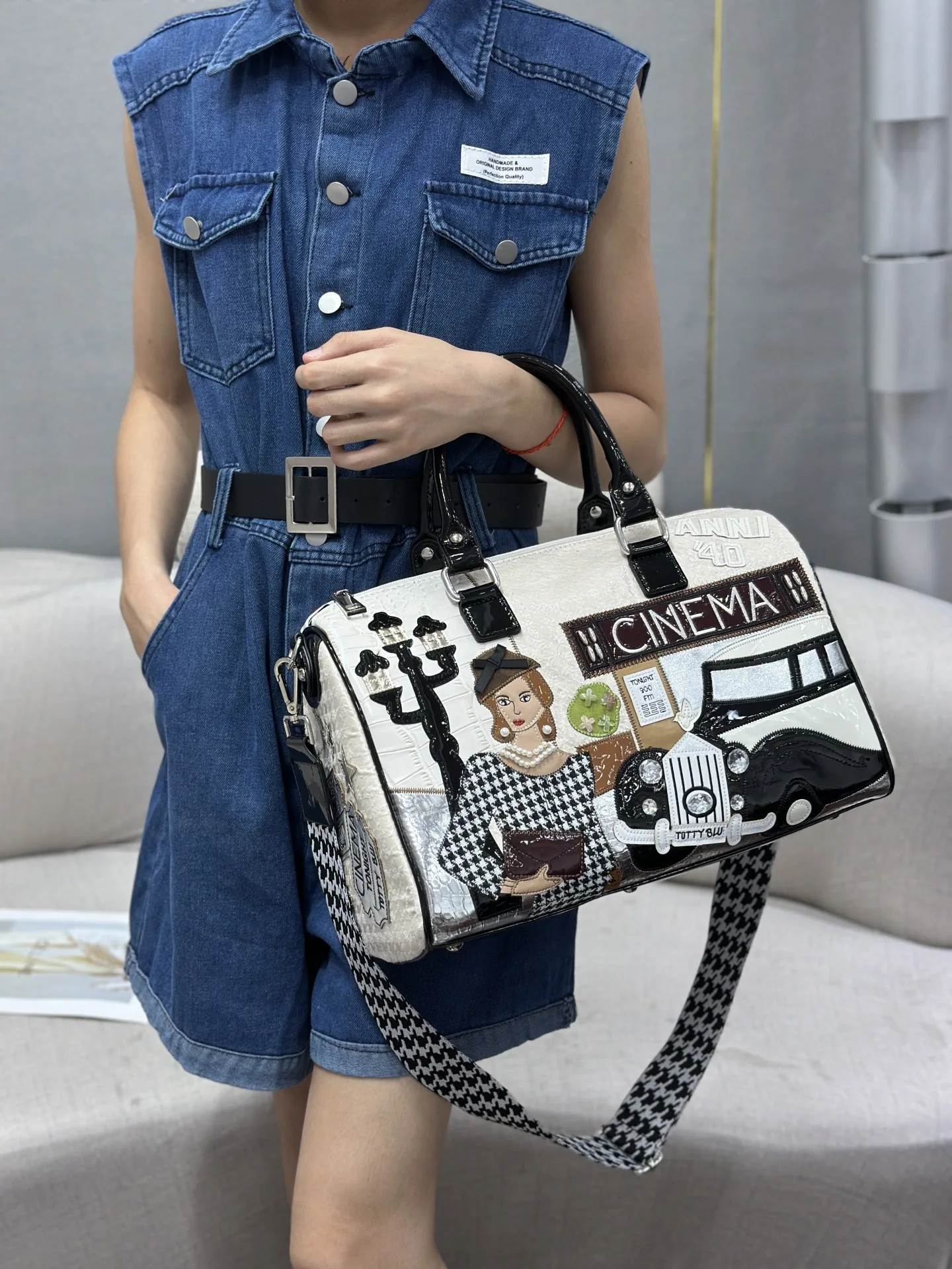 

High-End Handbag for Women 2026 New Style Embroidered Shoulder Bag Large Capacity Short-Distance Luggage Bag Men's and Women's Sports Bag
