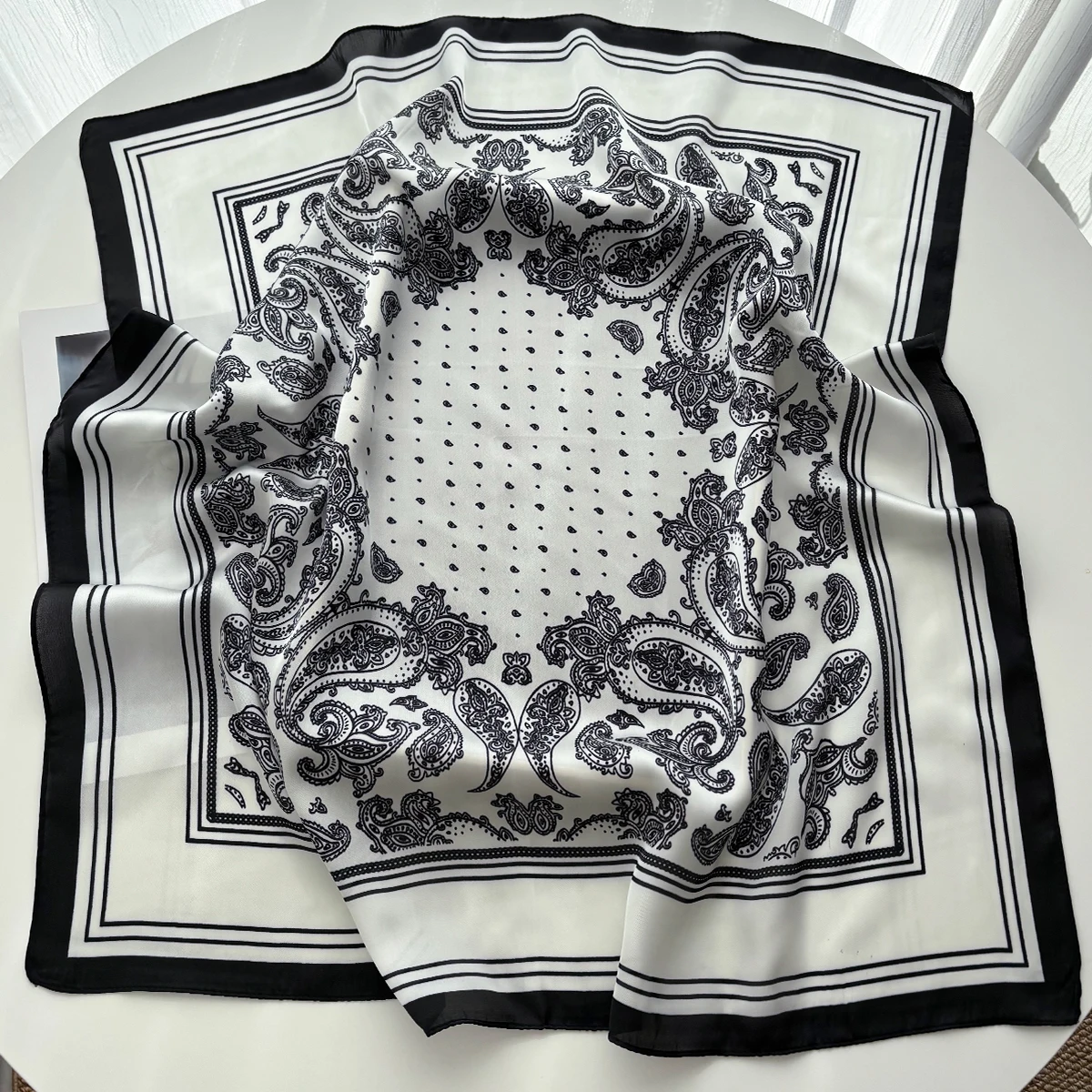 Dame Mode Paisley Schal Seide Gefühl Quadratisches Halstuch Bandana für Frauen Schal Schals Wrap Kopftuch Haarband Krawatten – Detail 9
