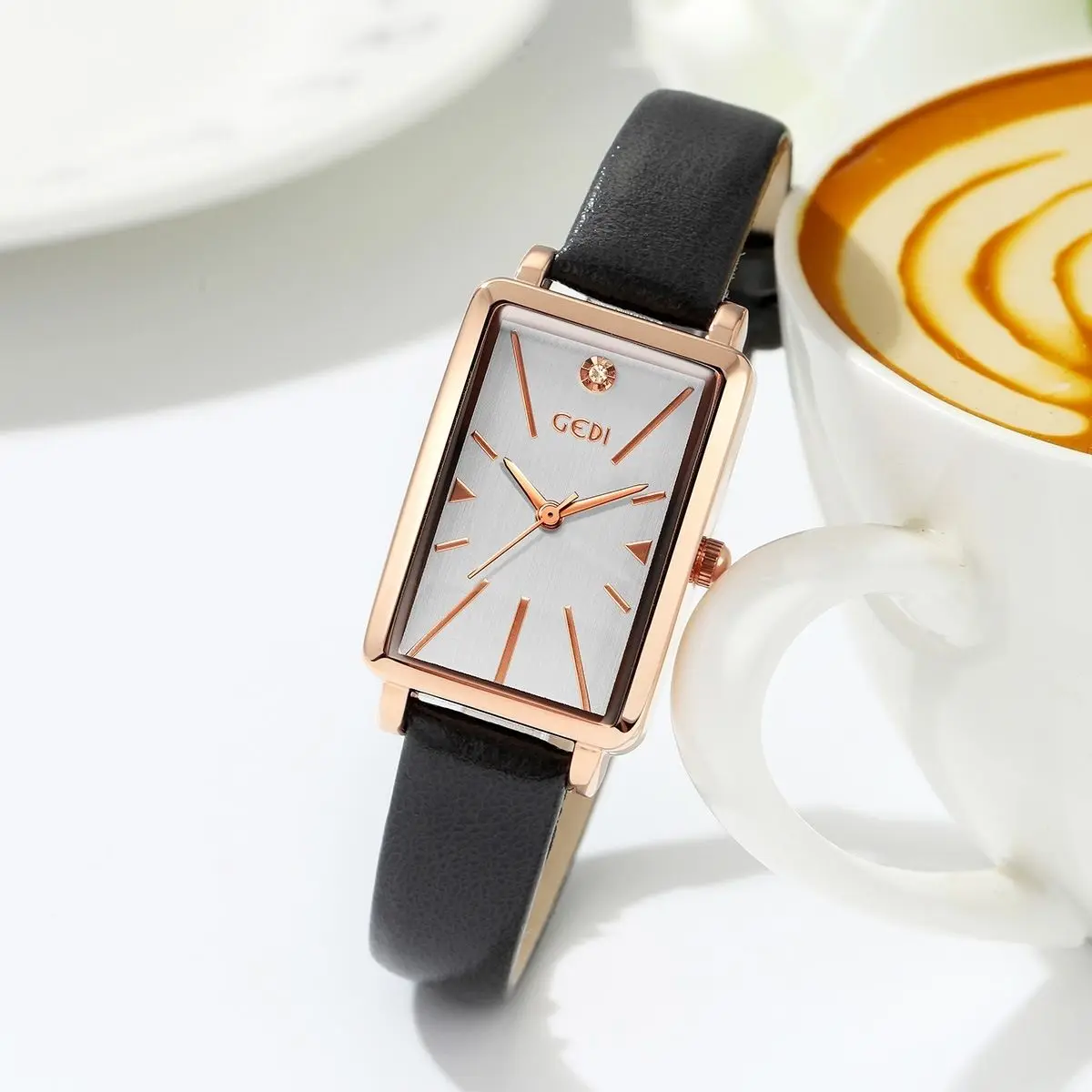 Retro stylesmall square dial women's watch light and compact highend leather strap  ladies quartz watch ladies watch series