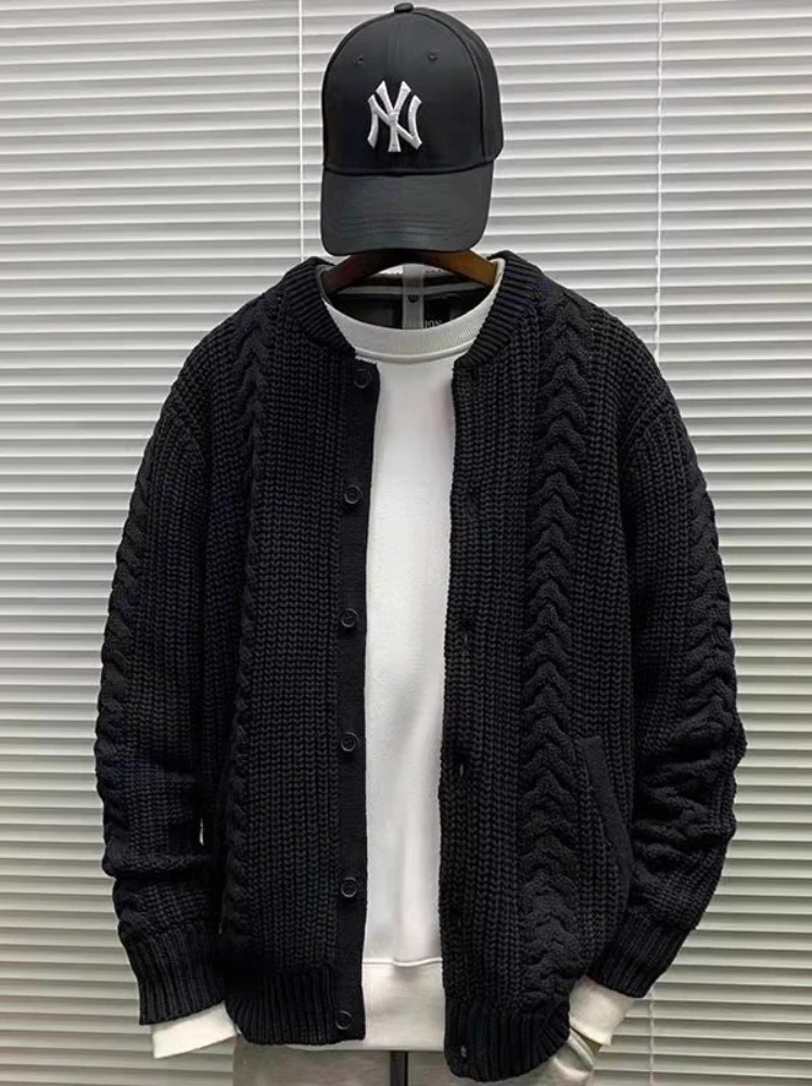 Cardigan in maglia a trecce grosso vintage autunno inverno da uomo oversize grigio scuro con spalle scoperte cappotto giacca calda in maglia slouchy sul davanti