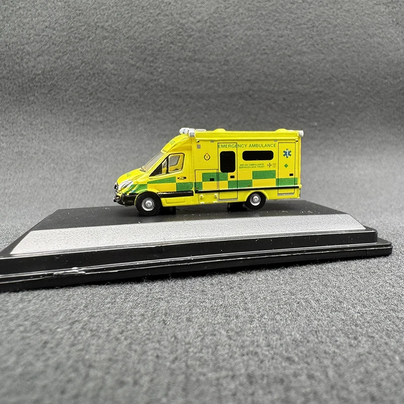 OXFORD 1:148 Skala Ambulans Model Auta ze Stopu Metali Symulacja Statyczna Kolekcja Dekoracja Prezent Świąteczny Zabawka Pamiątka
