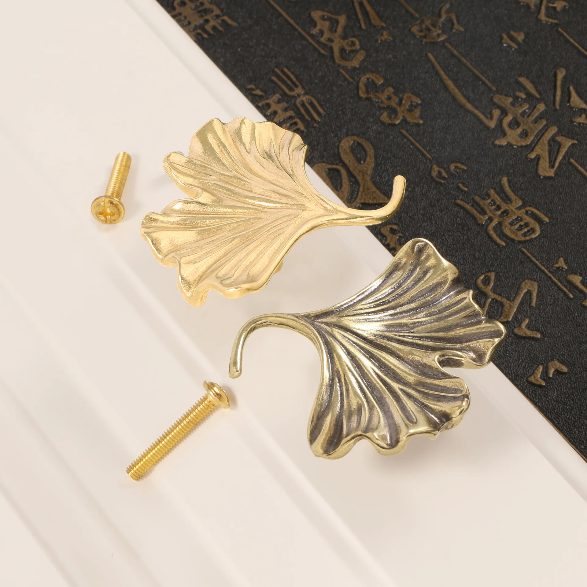 Ginkgo leaf classical brass door handle, small and fresh European style cabinet door handle, creative antique copper hook