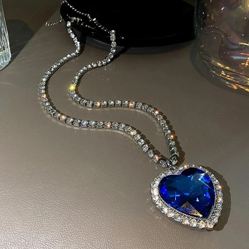 Luxury Classic Blue Ocean Star Inlay Zircon Chin Crystal Pendant Necklace for Women Weding Party Trendy Temperament Jewelry Gift
