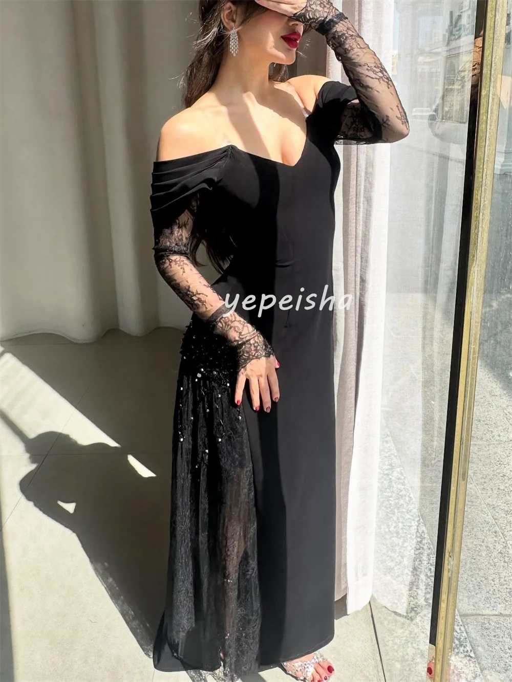 Personalizzato Retro Pastrol Jersey Pieghettato di pizzo Perline Paillettes A-line Abiti lunghi con spalle scoperte Abiti da cerimonia su misura Sexy