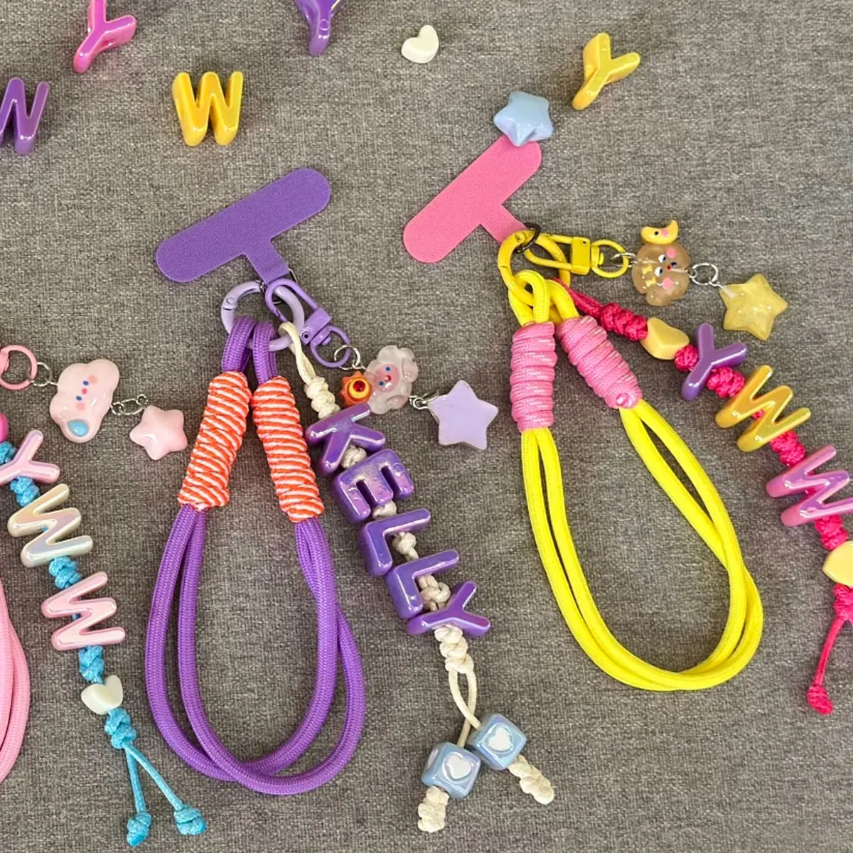 1 قطعة سلسلة مفاتيح مخصصة بأحرف أكريليك ملونة ، قلادة على شكل نجمة ، حقيبة/سحر الهاتف المحمول ، هدية عيد الحب/عيد الميلاد
