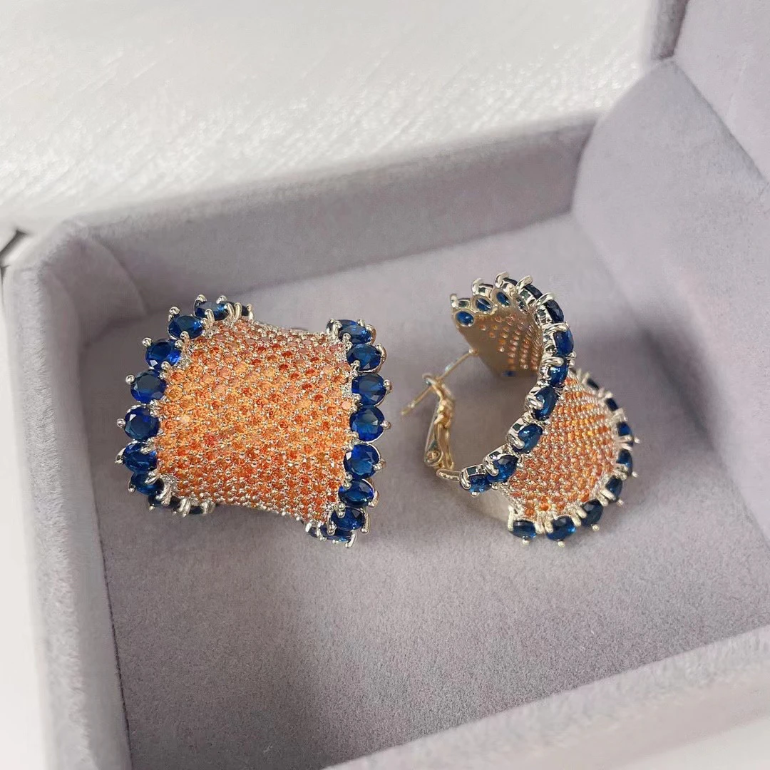 SENYU New Design Crimping Small Hoop Earrings Luxury Women Party Jewelry Paved Full Cubic Zirconia Fashion C Circle Earrings