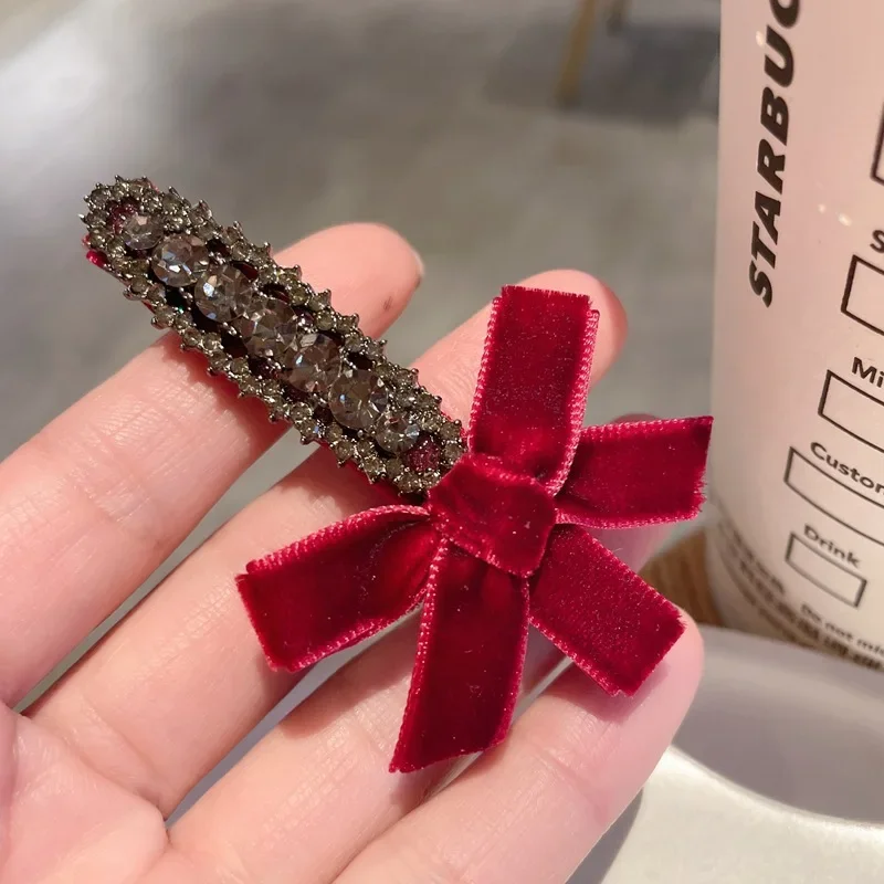 Рисунок 2 - Новые заколки для волос со стразами