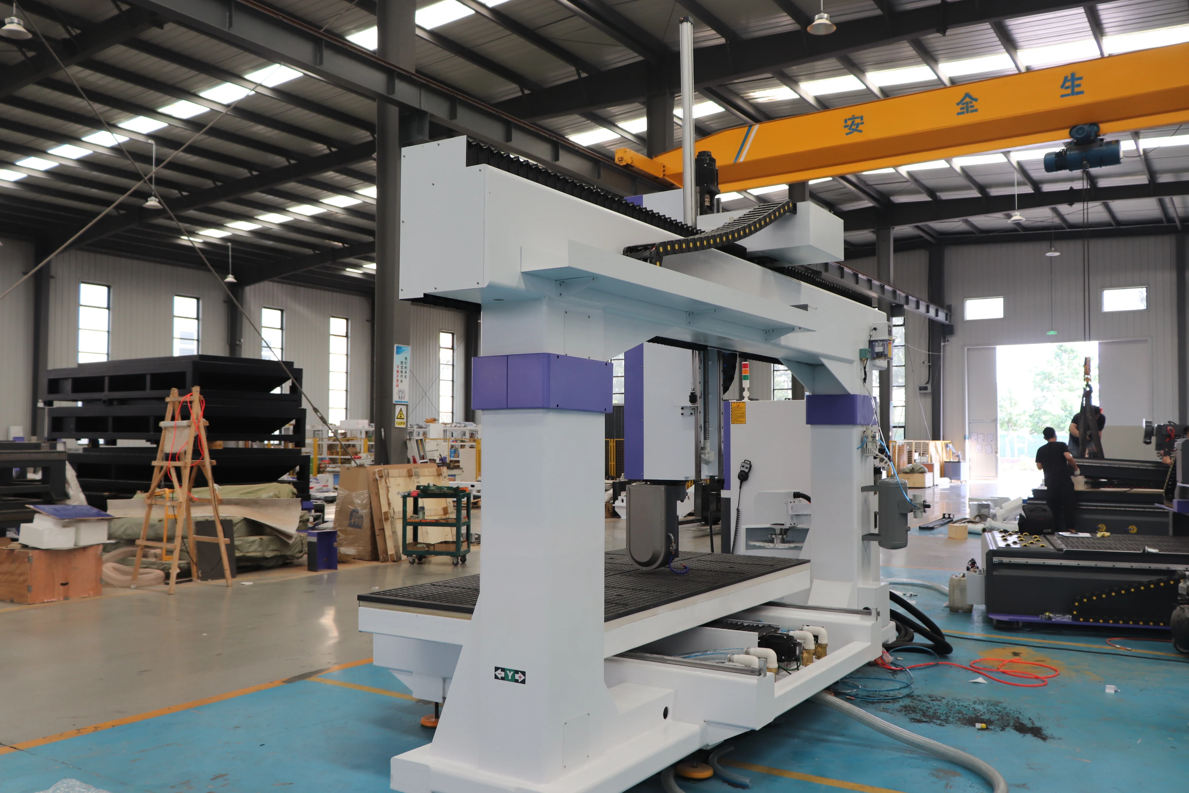 Picture 6: “ 5-axis ATC CNC Router machine ensuring high-speed precise multi-axis machining with Syntec 610MA-E5 control