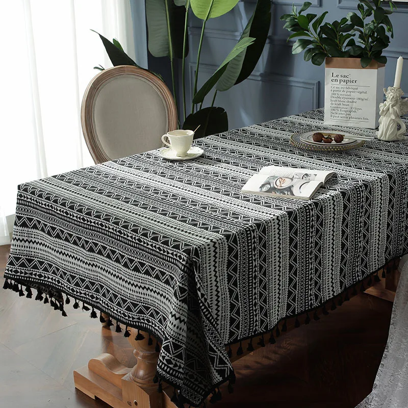 

Bohemian Black Geometric Yarn Dyed Jacquard Black Tassel Tablecloth Ethnic Style American Country Cafe Restaurant Tablecloth