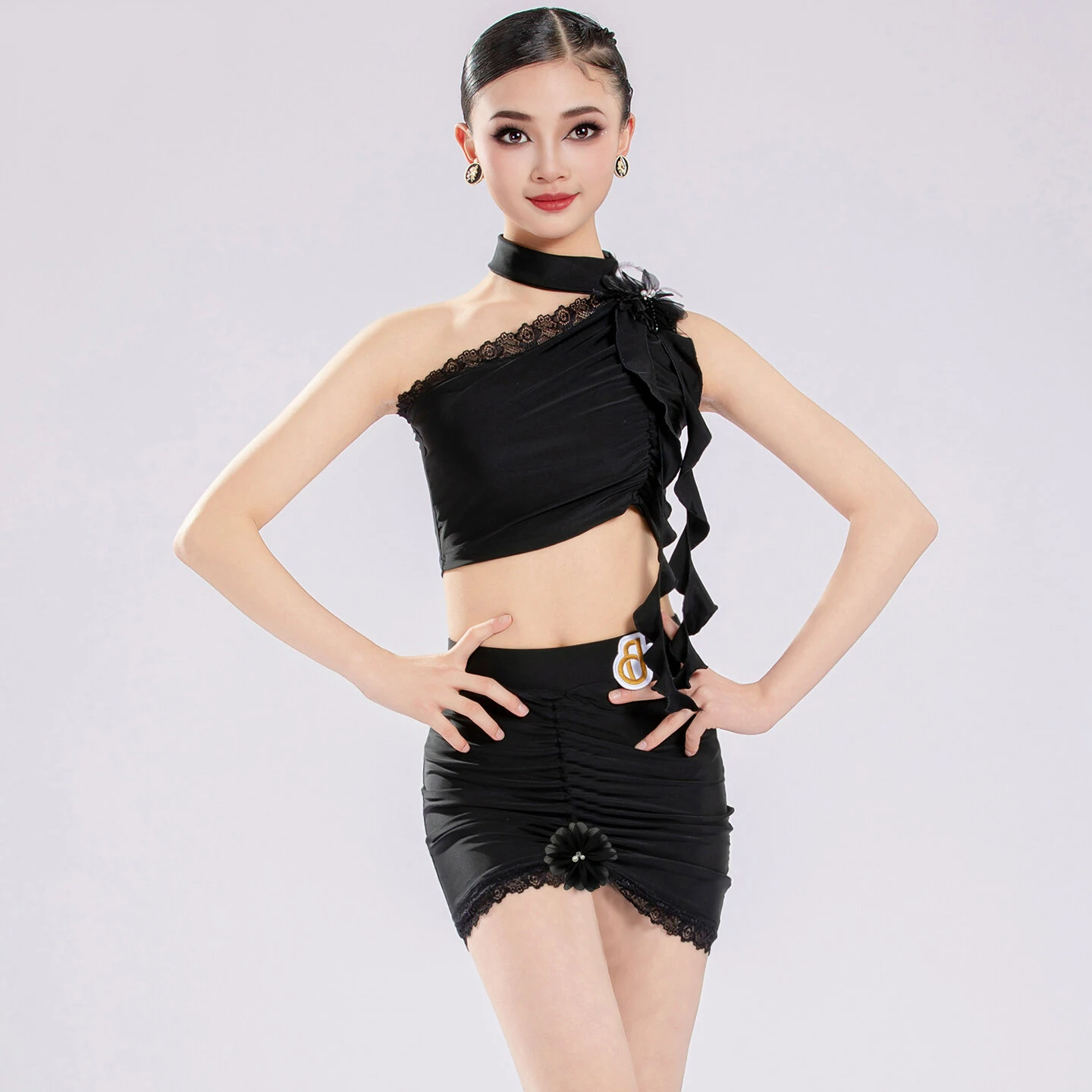 

2026 Детский костюм для латиноамериканских танцев для девочек, для выступлений, чача-румба, топ с асимметричным вырезом и юбка, для сцены DQL12577