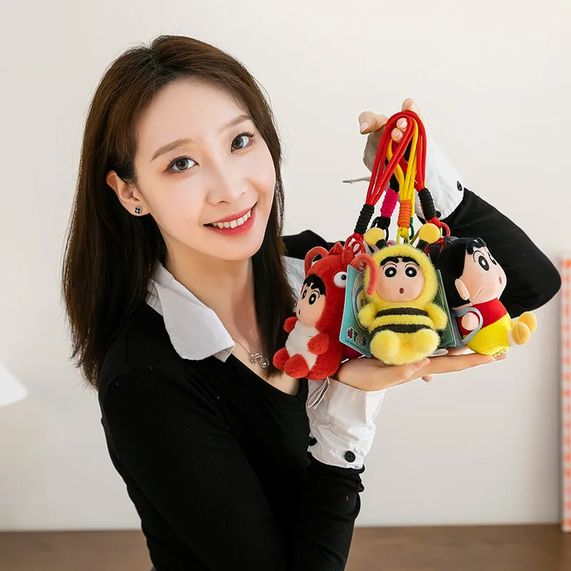 LLavero de peluche Original Crayon Shin-chan, colgante de felpa Shin-chan, accesorios de hebilla para llave de coche de Animal suave, colgante para bolso de niña