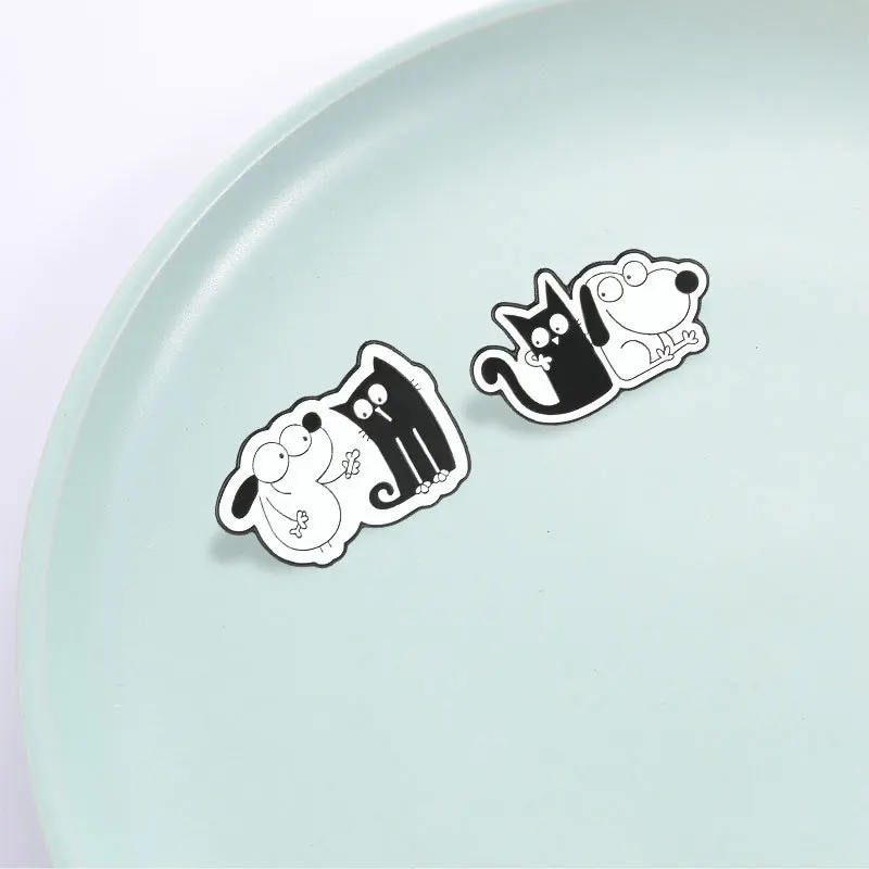 Creative White Dog Black Cat Brooch Pins Cute Simple Line Drawing Enamel Lapel Pin Corsage Accessory On Backpack Clothing Orname