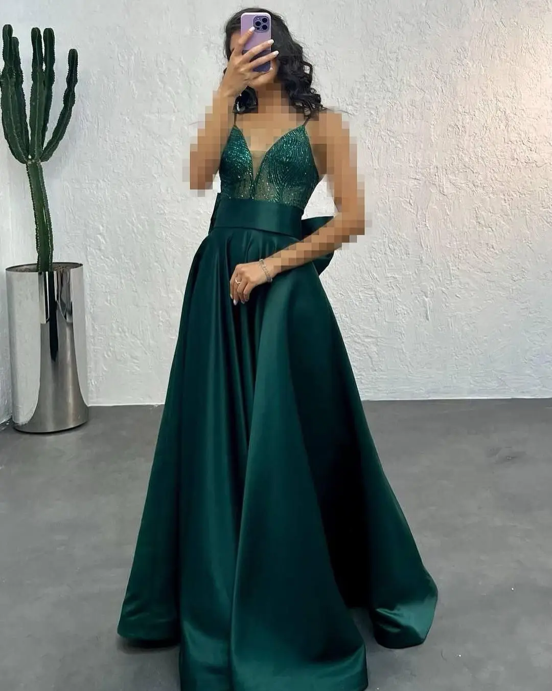 

V Neck Floor Length Bow Spaghetti Straps Sleeveless Prom Dresses Evening Dresses Saudi Arabia Women's Formal Dress