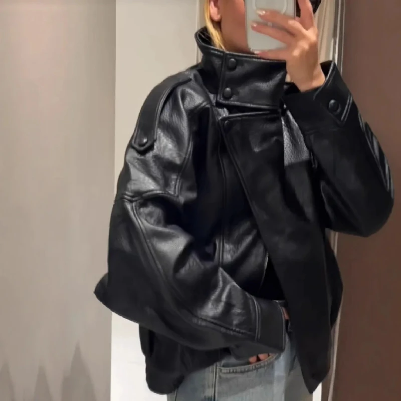 2025 Giacca in pelle con risvolto di nuova moda autunno e inverno per donna Capispalla allentato Top stile motociclista nero