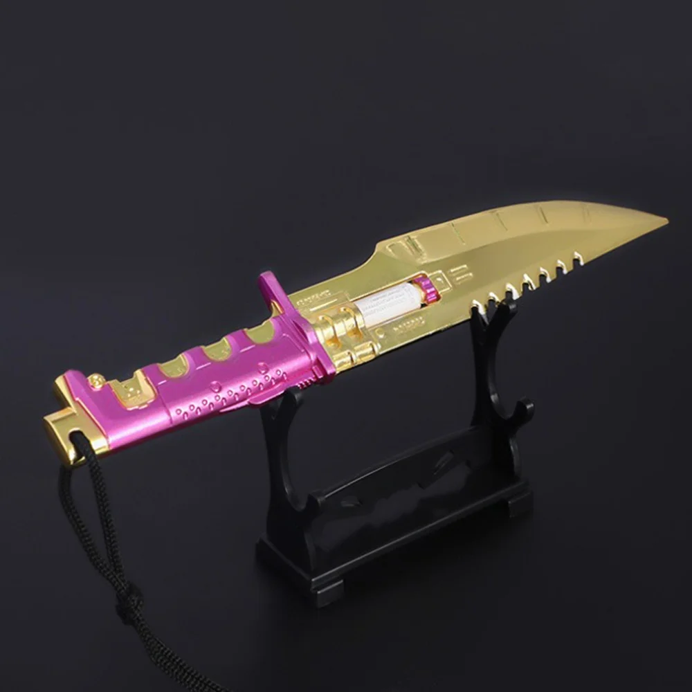 Periféricos de juego Valorant de 18cm/7,08 pulgadas, cuchillo de tiro, modelos de armas de Metal, espada samurái, colgantes decorativos, manualidades, juguetes de regalo para niños