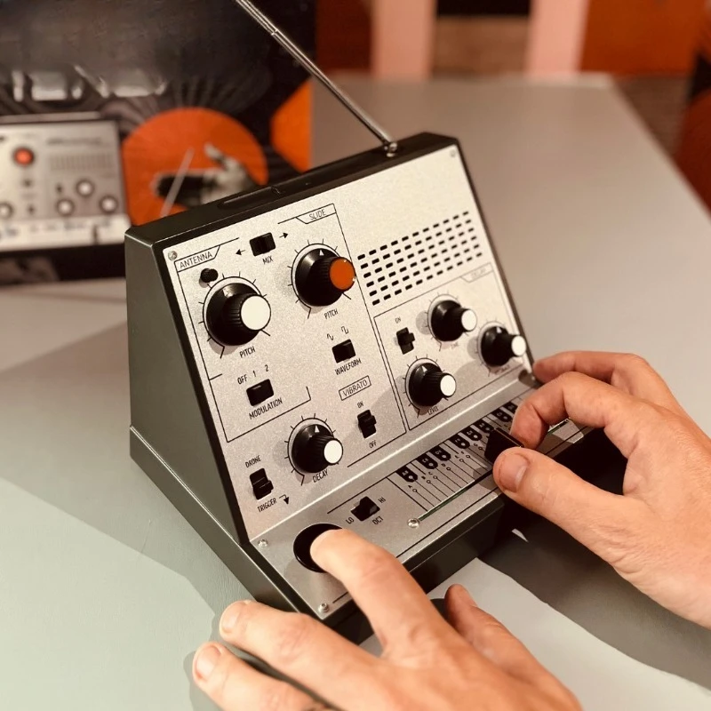 Estilófono Theremin Módulo de detección táctil Sintetizador electrónico Caja de hierro para península