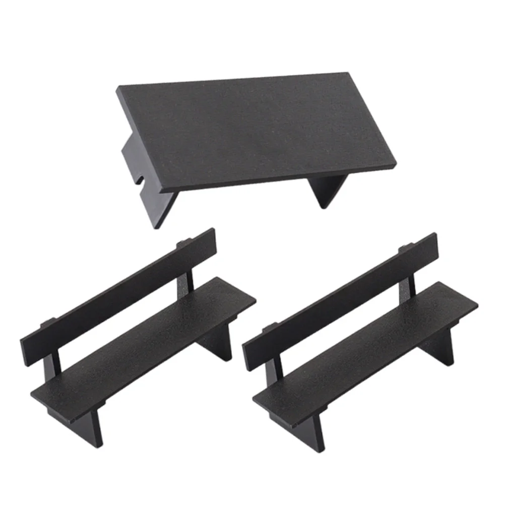 Set di mobili in miniatura da 3 pezzi Finitura nera per la cena da pranzo della casa delle bambole Decorazione del parco da giardino Tavolo con sedie Panca in miniatura