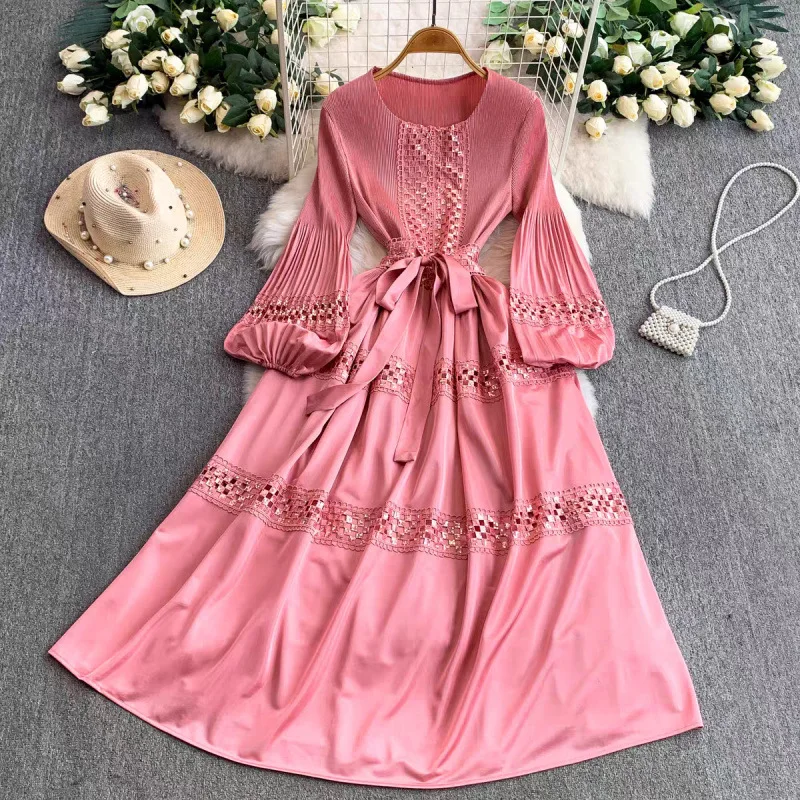 n Sle المطرزة الدانتيل جوفاء الترتر مطوي ريكان الدكتور المرأة عالية الخصر ألف خط تنورة طويلة Sve الاستخدام العالمي