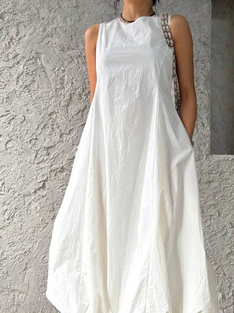 فستان صيفي طويل فضفاض بدون أكمام للنساء، تنورة بيضاء مزينة بالزهور، تصميم كوري جديد راقي وعصري