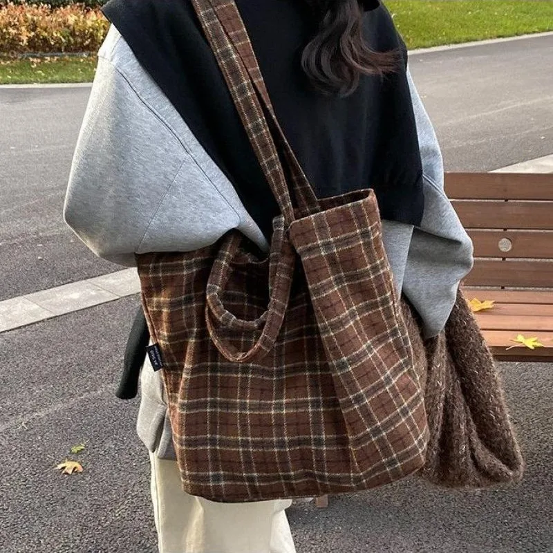 

Осень-зима 2022, новая твидовая пригородная сумка большой емкости, женская сумка-тоут, универсальная сумка с рисунком