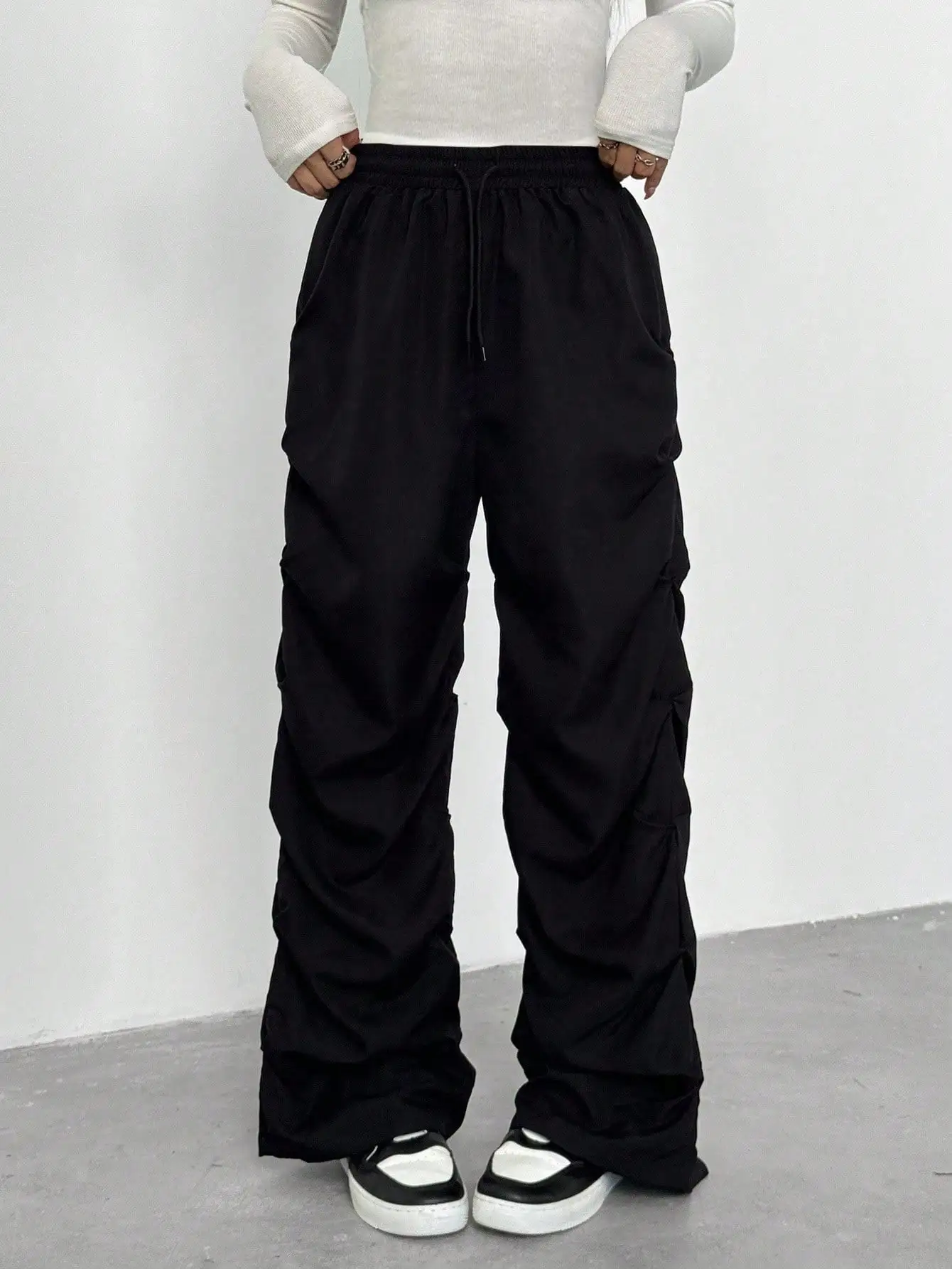 

Black Wide-Leg Pleated Cargo Pants for Teens, Loose Fit Streetwear Style