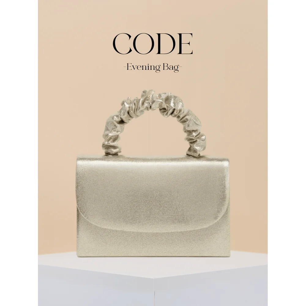 

Evening Bag Has A Certain Capacity To Accommodate Items Such As Mobile Phones, Wallets, And Cosmetics. The Handheld Design Is C
