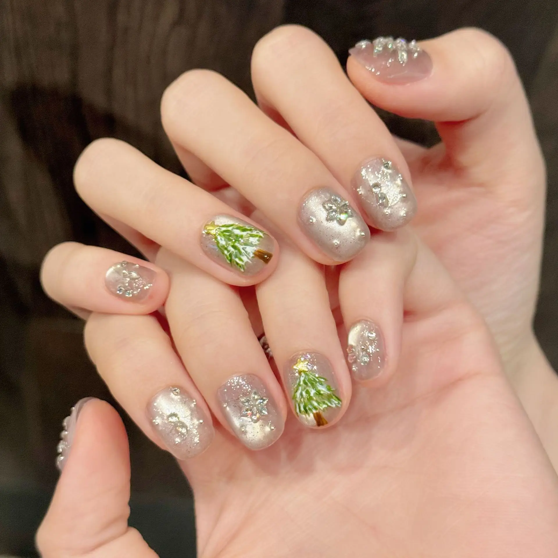 10 STUKS Luxe Handgemaakte Druk op Nagels Korte Ovale Sneeuwvlok boren Ontwerp met 3 STUKS Tool Lijm Nagel lijm Tabs