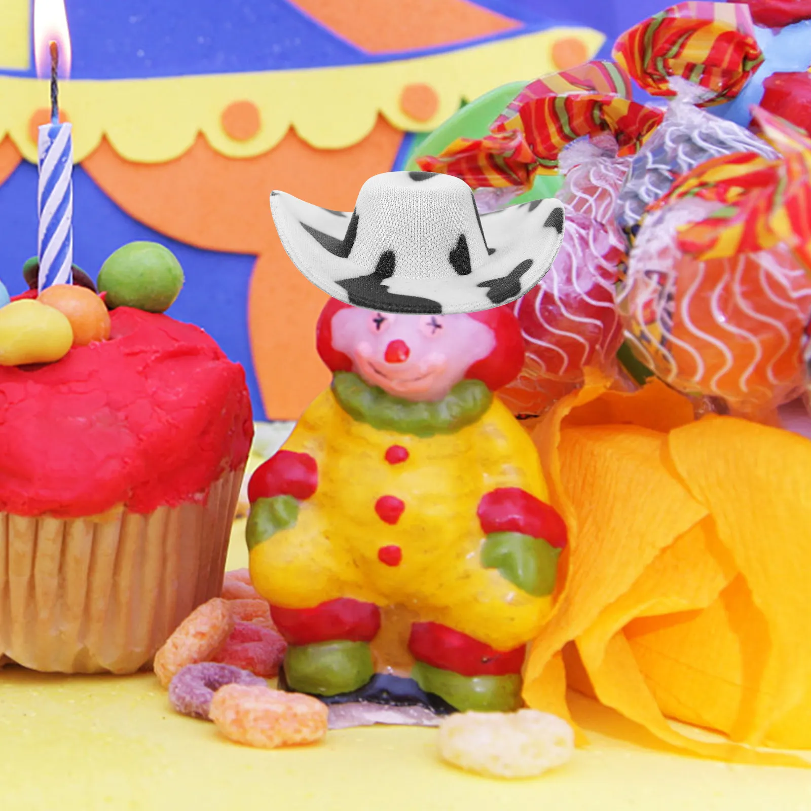 

Миниатюрная ковбойская шляпа с коровьим принтом, идеально подходит для миниатюрных сцен, украшения кукольного домика, проектов DIY, небольших вечеринок.