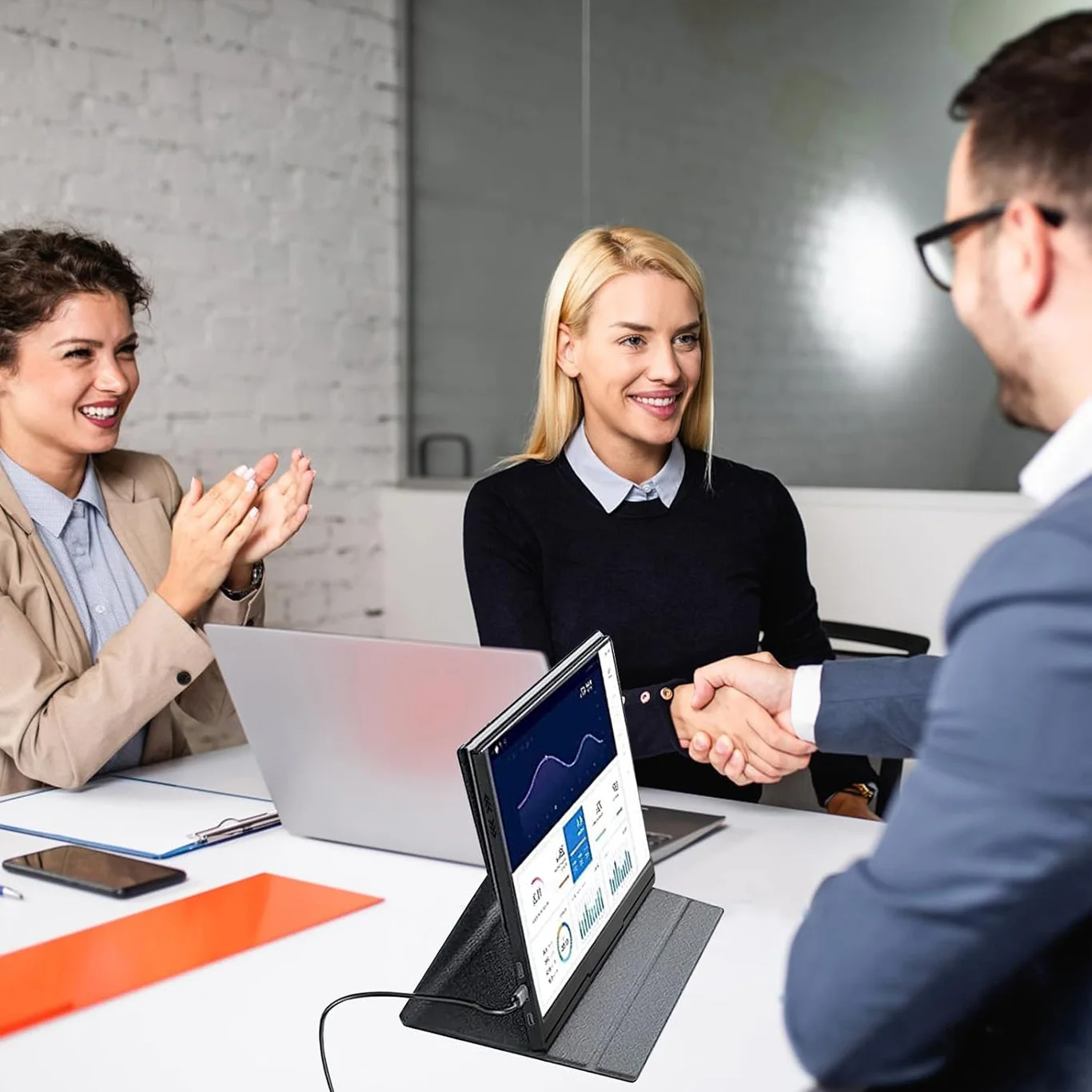 11.6 بوصة المحمولة Monito HDR 16:9 الضوء الأزرق المنخفض مع فتحة VESA لـ XBox PS4 / 5 التبديل الهاتف الخليوي الكمبيوتر المحمول تمديد