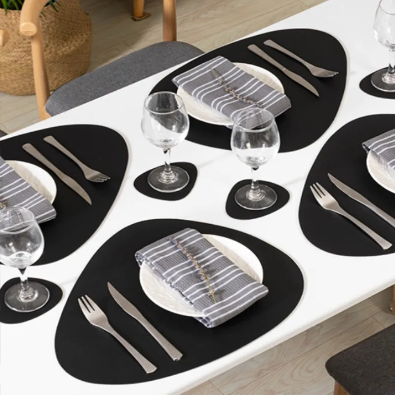 1/4/10 Sets schwarzes Kunstleder-Tischsets und Untersetzer-Set, runde ovale Esstischsets für Zuhause, Weihnachtsgeschenk, Tischsets