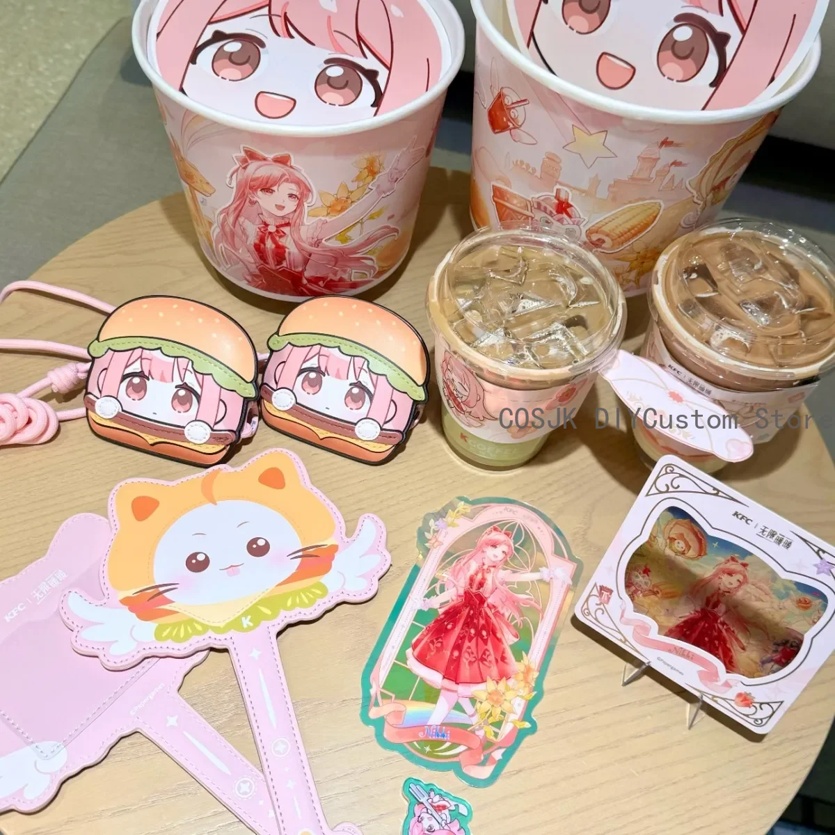 إنفينيتي نيكي الرسمية X KFC كولاب كوسبلاي مومو غطاء بطاقة دلو من نيكي، غطاء كوب بطاقة شفافة بمشبك Ack #1