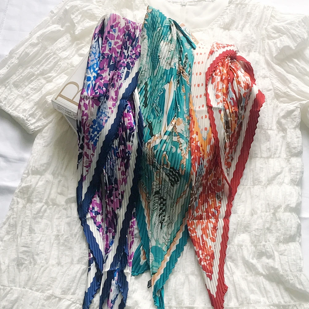 HOT Spring Korean Fashionable Pleated Scarf Print Floral Square Silk Scarf For Ladies Scarves Foulard Headscarves Girl Kerchief