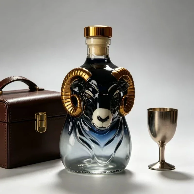 Sheep Shaped Glass Whiskey Decanter, Novelty Animal Liquor Bottle for Vodka Tequila Wine, Home Bar Tabletop Decor